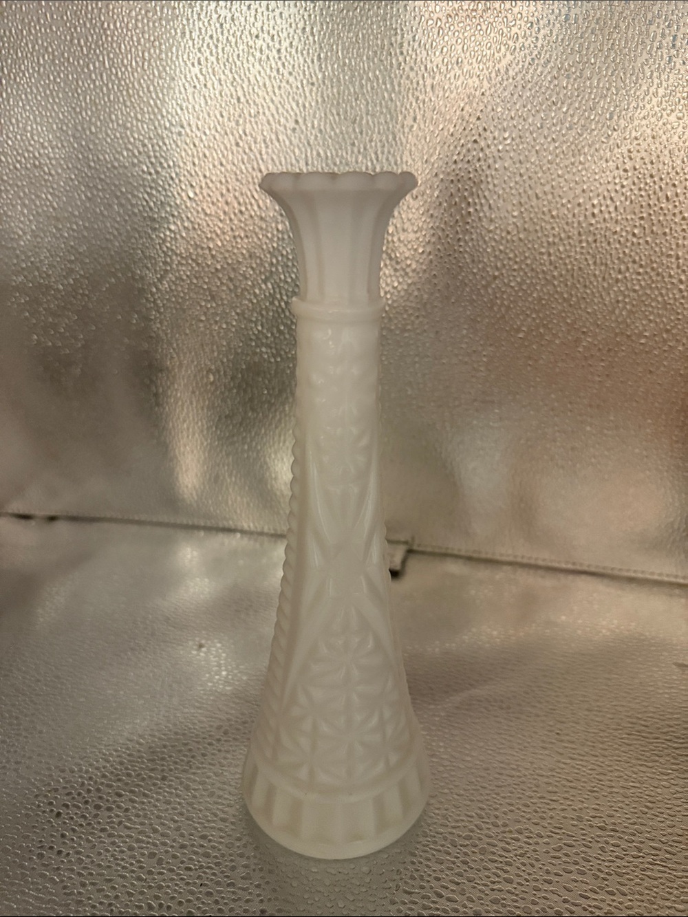 Vintage Classic Anchor Hocking white milk glass bud vase with stars and bars